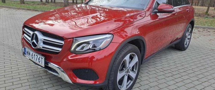 Mercedes GLC widok z przodu z bliska