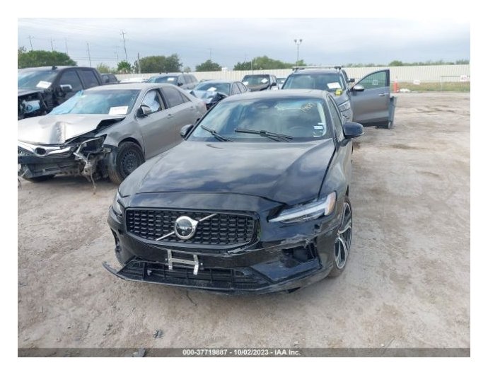 Volvo S60 - widok z przodu